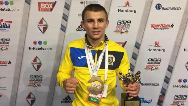 Александр Хижняк стал лучшим боксером чемпионата мира. Фото ФБУ