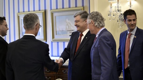 Порошенко во время визита в Канаду. Фото: president.gov.ua