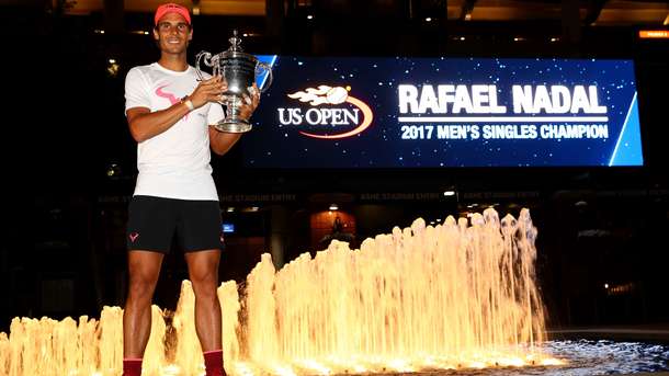 Надаль с трофеем. Фото AFP