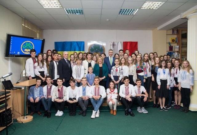 Марина Порошенко и Мари-Луиз Колейро Прека побывали в киевской школе №155. Фото: president.gov.ua