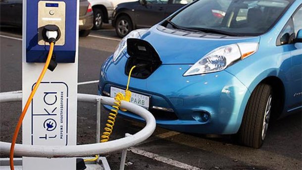 В Украине больше 6000 "зеленых" авто. Фото: autonews.autoua.net