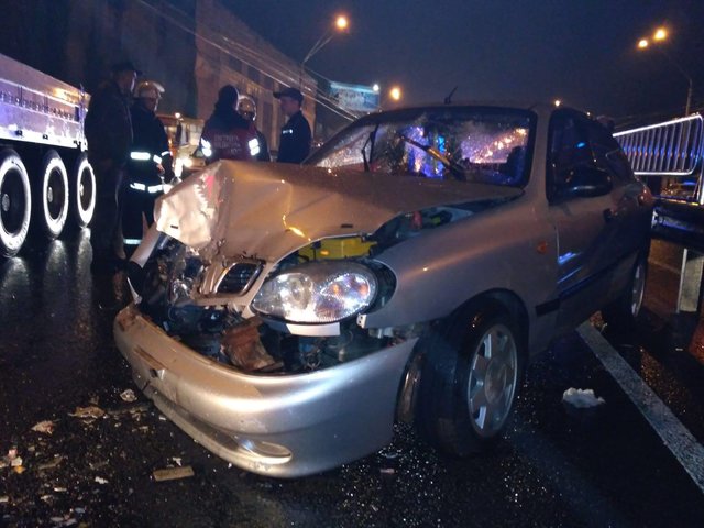 В Киеве не поделили дорогу сразу три авто