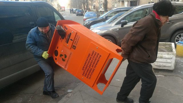 Контейнеры устанавливают по всему городу. Фото: facebook.com/akconua