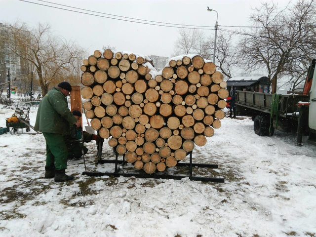"Валентинка" у озера. Фото: dnipr.kievcity.gov.ua
